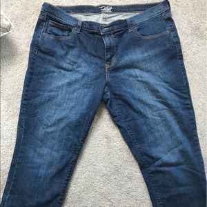 Size 16 old navy “flirt” cropped jeans